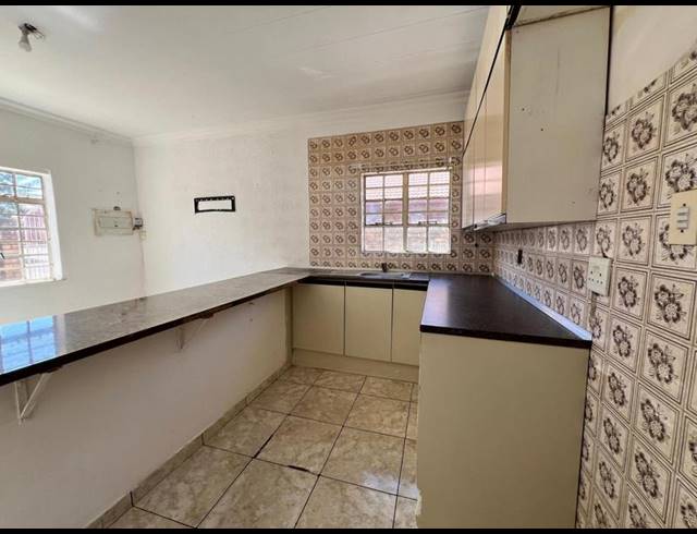2 BEDROOM PROPERTY TO RENT IN LAUDIUM